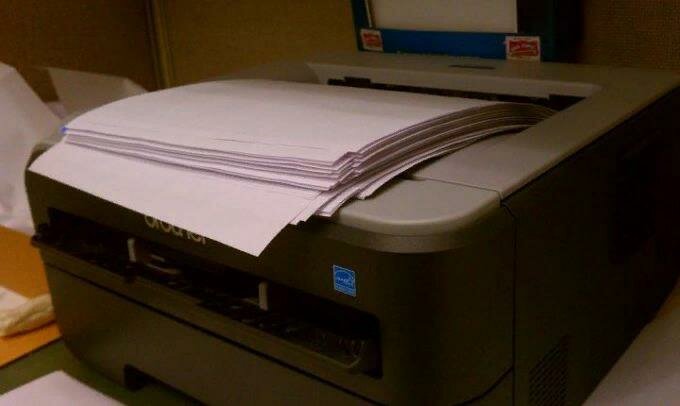 Принтер печатает белые листы